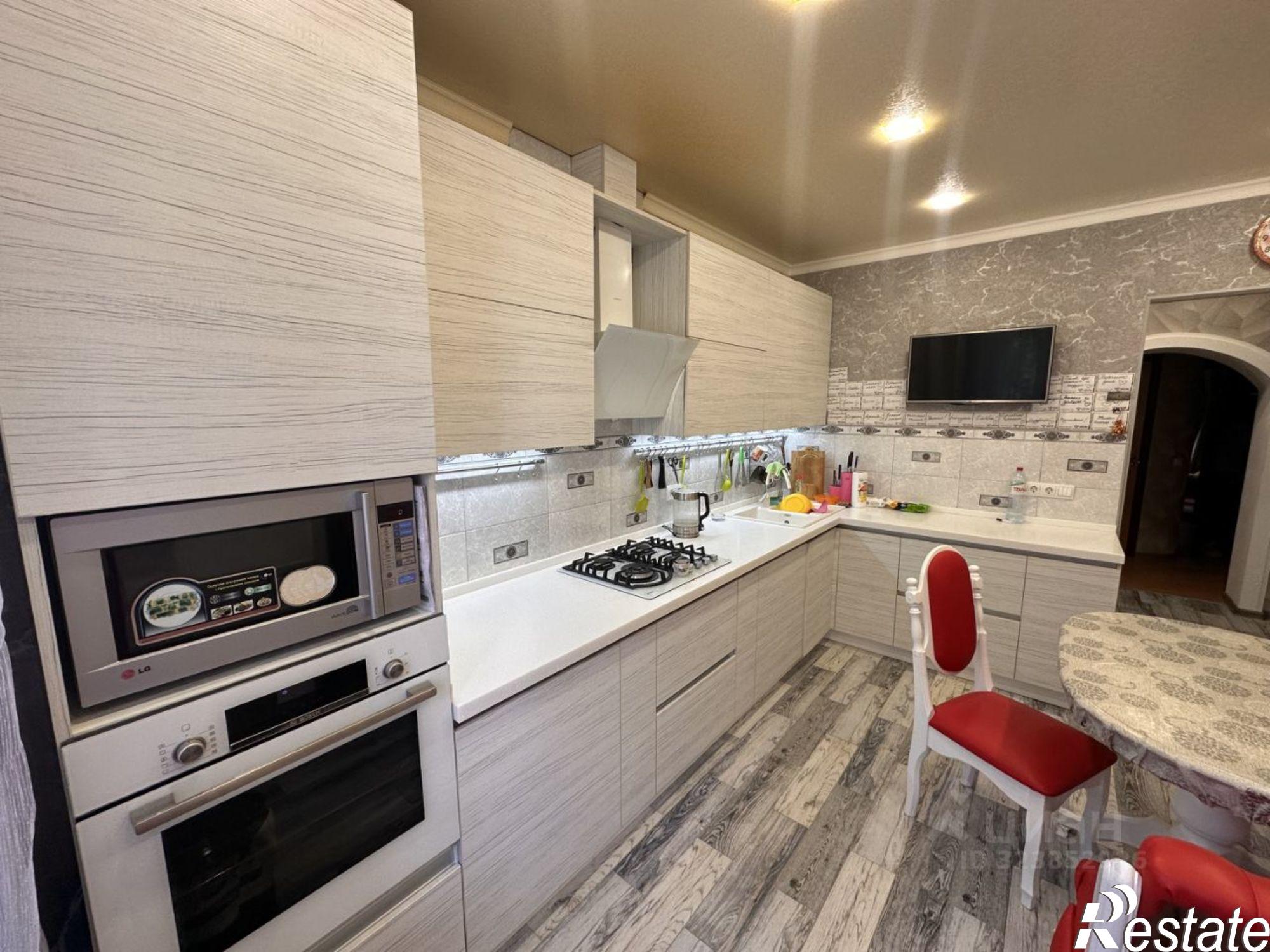 Купить квартиру за 10 000 000 рублей на улица Металлургов, 5А