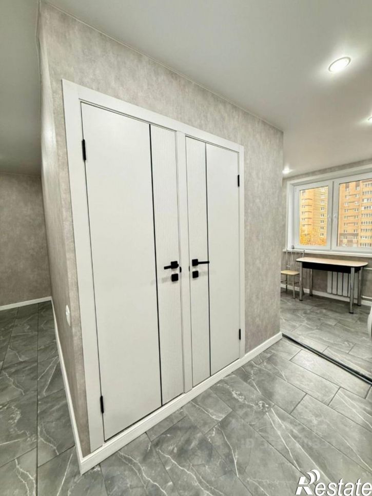 2-комн квартира пр-кт 70 лет Октября, 76,  д. 76