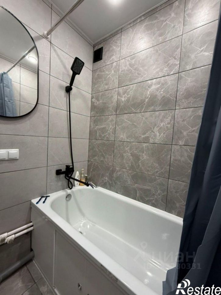 2-комн квартира пр-кт 70 лет Октября, 76,  д. 76