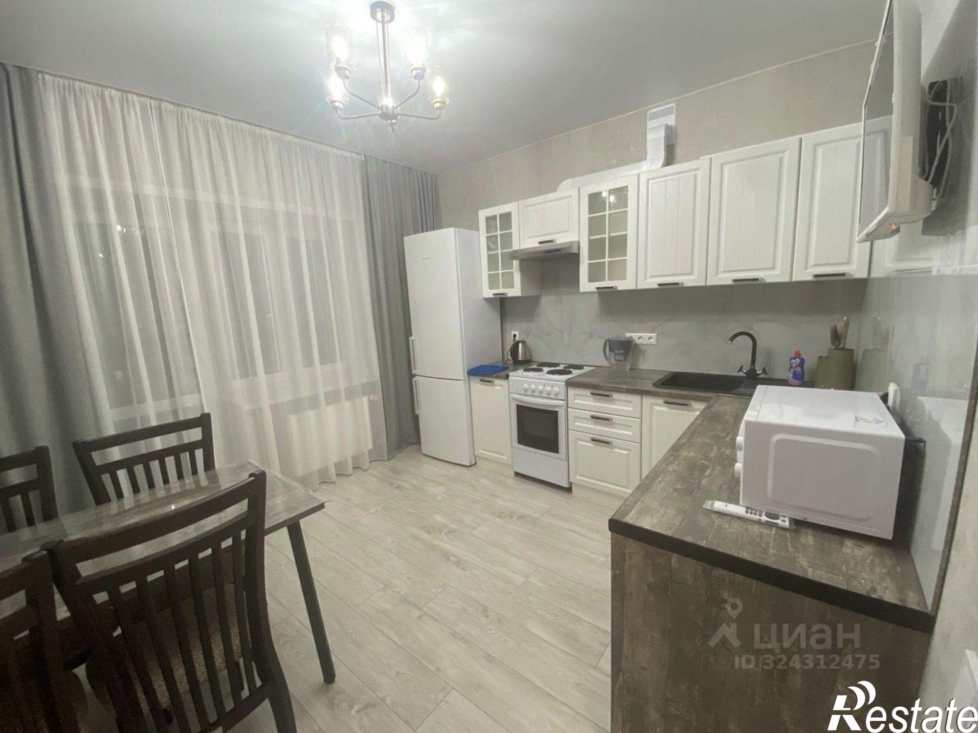 Сдать квартиру за 40 700 рублей на ул Юрия Святкина, 4