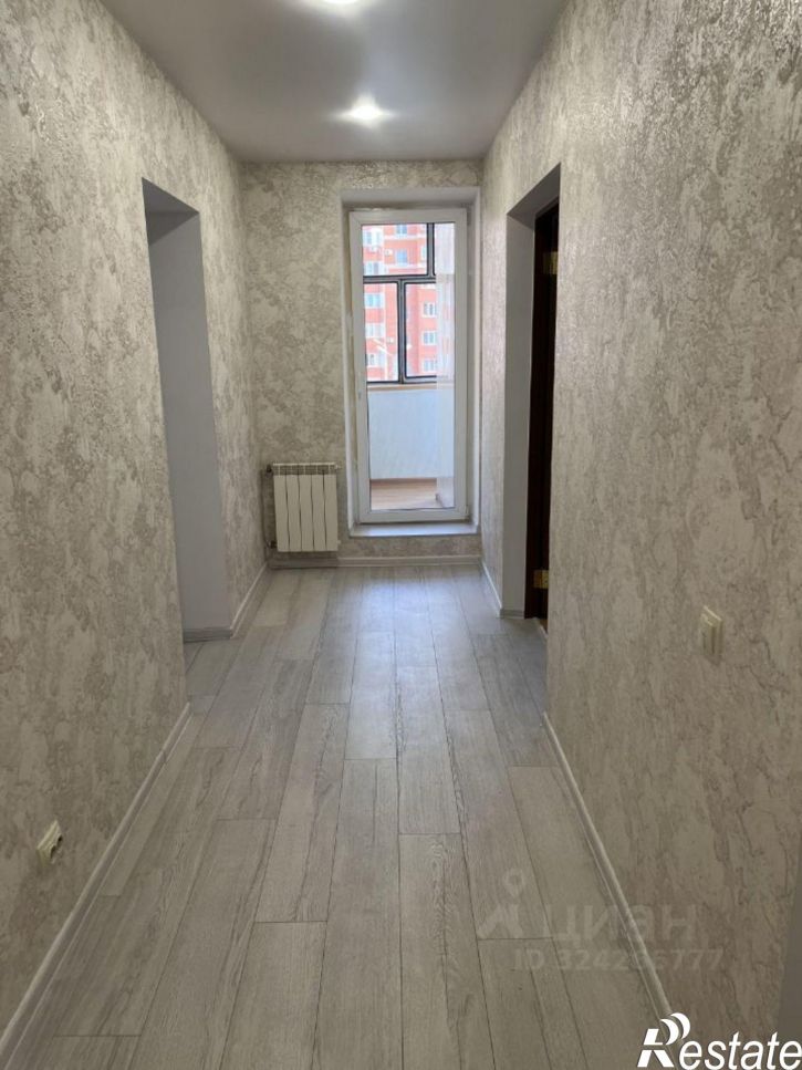 3-комн квартира проспект 70 лет Октября, 73,  д. 73