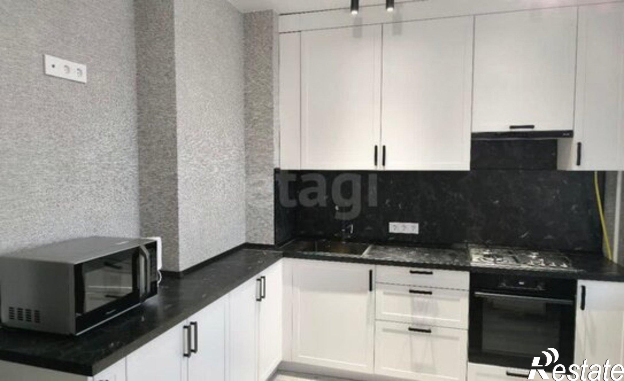 Купить квартиру за 9 500 000 рублей на ул Короленко, 1