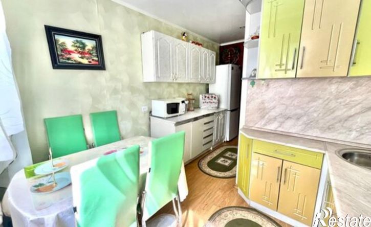 2-комн квартира пр-кт 60 лет Октября, 18,  д. 18