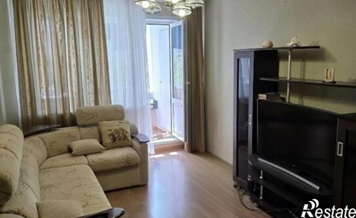 4-комн квартира улица Розы Люксембург, 8,  д. 8