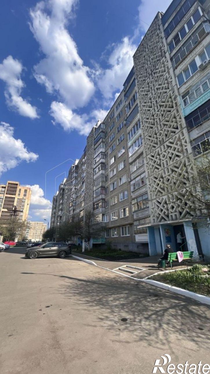2-комн квартира проспект 70 лет Октября, 76,  д. 76