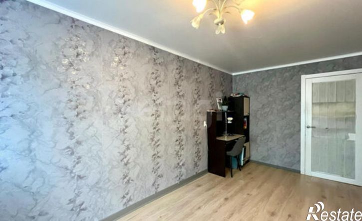 2-комн квартира улица Ульянова, 81,  д. 81
