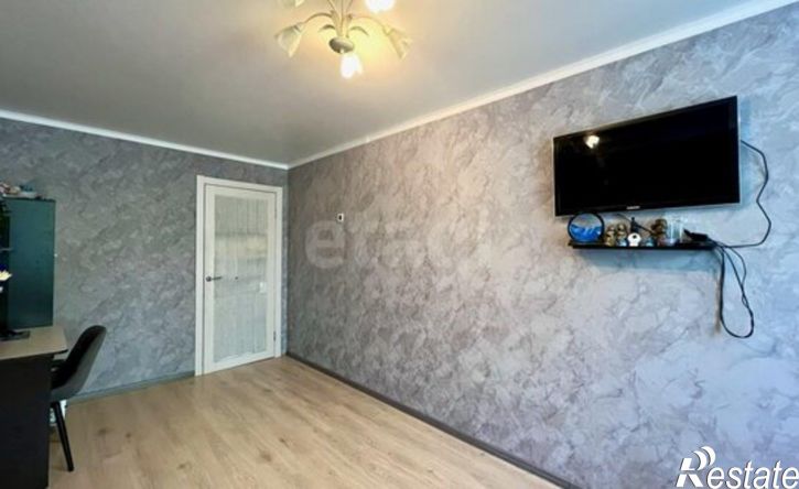 2-комн квартира улица Ульянова, 81,  д. 81