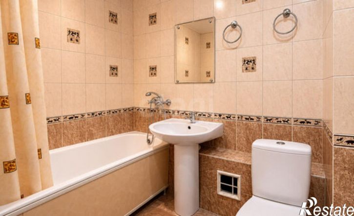 4-комн квартира ул Р.Люксембург, 8,  д. 8