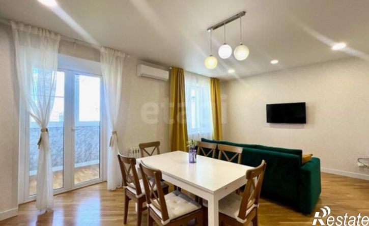 3-комн квартира ул Короленко, 24,  д. 24