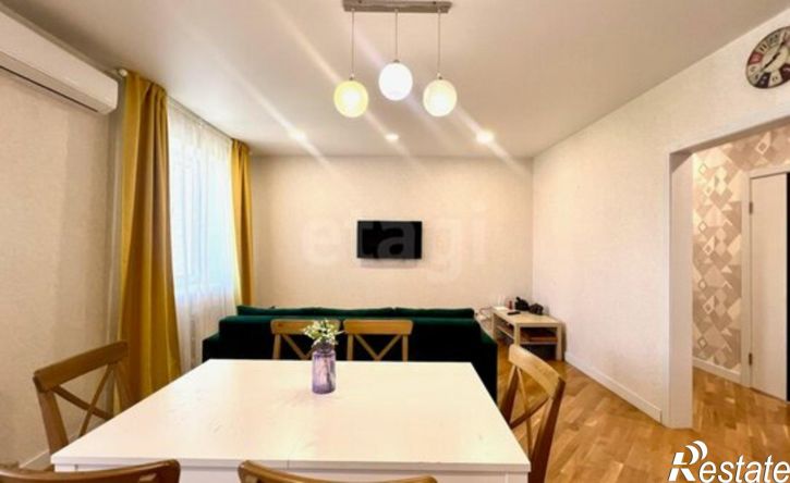 3-комн квартира ул Короленко, 24,  д. 24