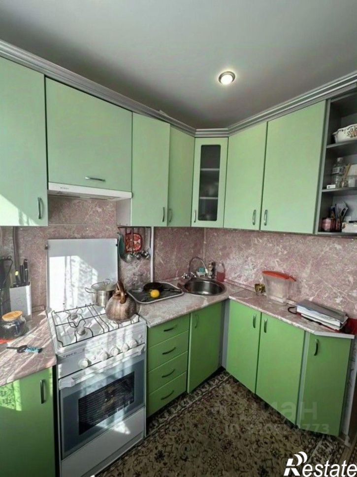 3-комн квартира проспект 60 лет Октября, 137,  д. 137