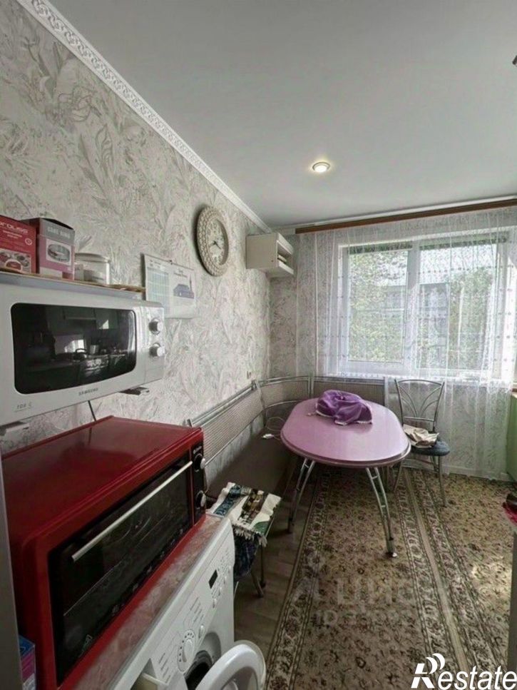 3-комн квартира проспект 60 лет Октября, 137,  д. 137