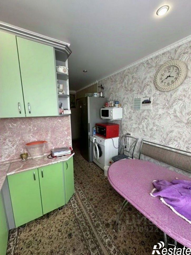 3-комн квартира проспект 60 лет Октября, 137,  д. 137