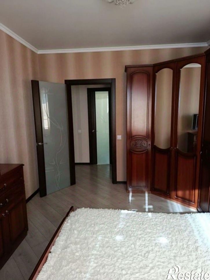 2-комн квартира ул Короленко, 12,  д. 12