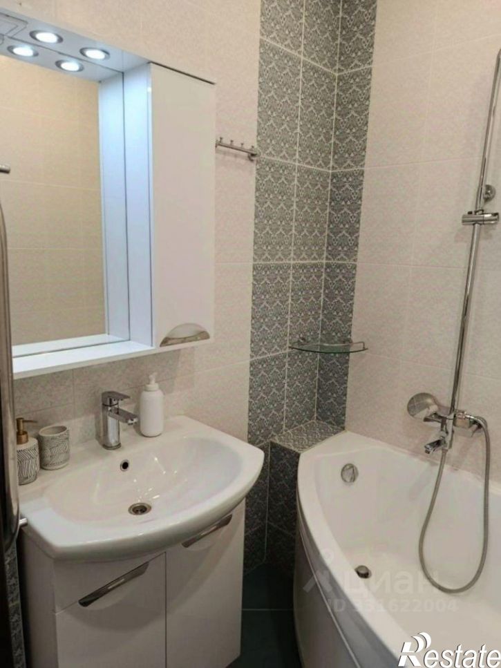 2-комн квартира ул Короленко, 12,  д. 12