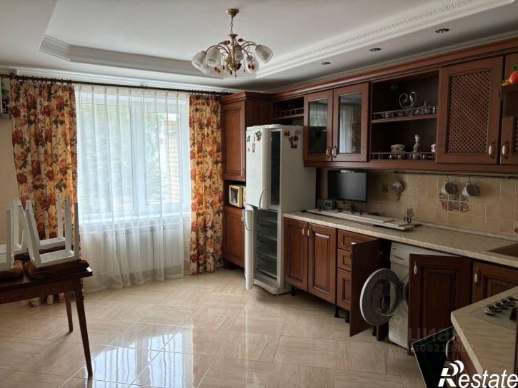 3-комн квартира пр-кт 60 лет Октября, 31А,  д. 31А
