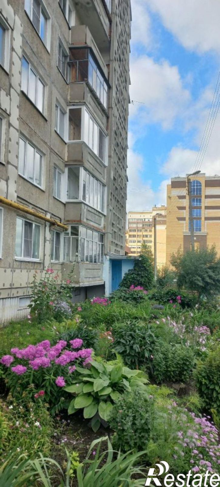 2-комн квартира пр-кт 70 лет Октября, 63,  д. 63