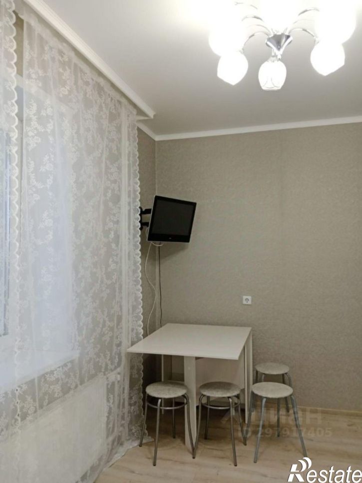 1-комн квартира ул Короленко, 10,  д. 10