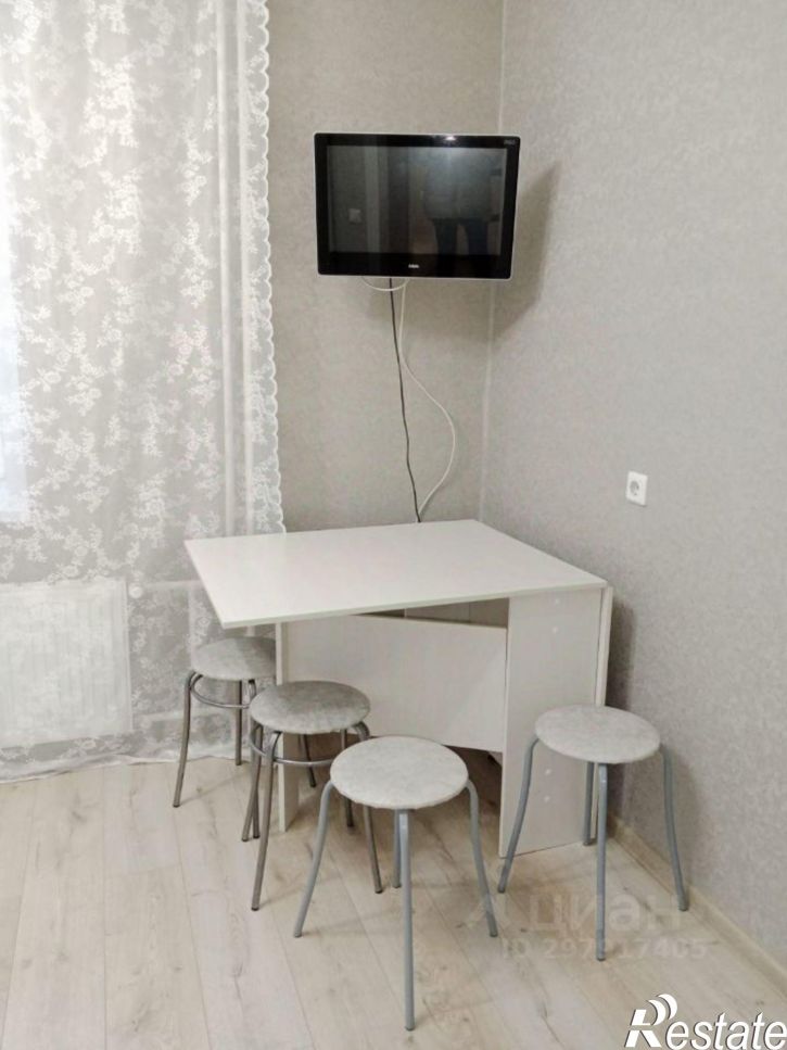 1-комн квартира ул Короленко, 10,  д. 10