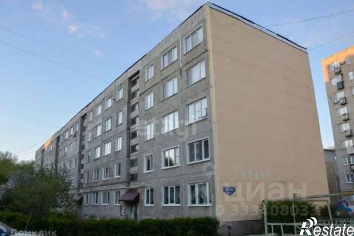 4-комн квартира ул Титова, 142А,  д. 142А