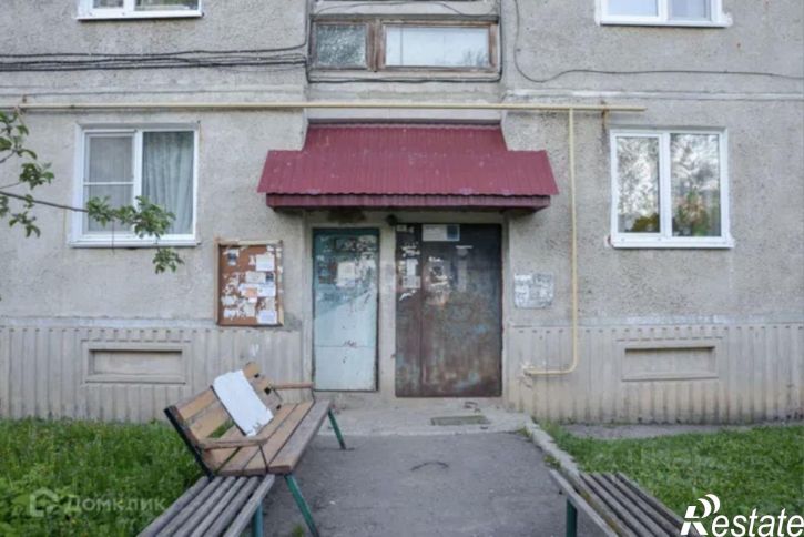 4-комн квартира ул Титова, 142А,  д. 142А