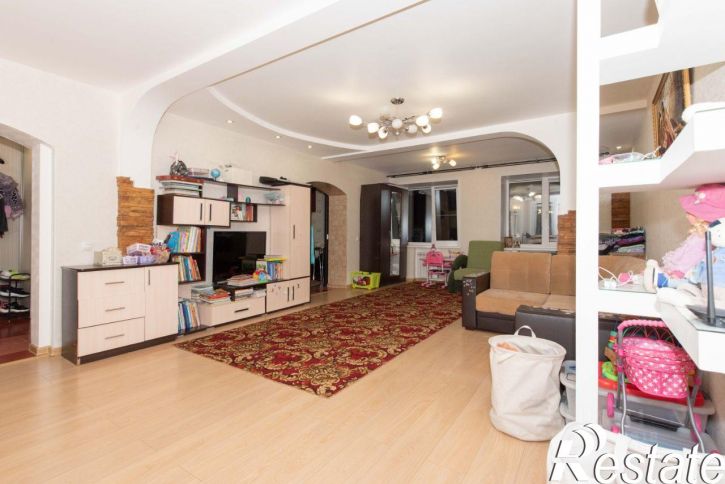 3-комн квартира улица Ульянова, 22Д,  д. 22Д