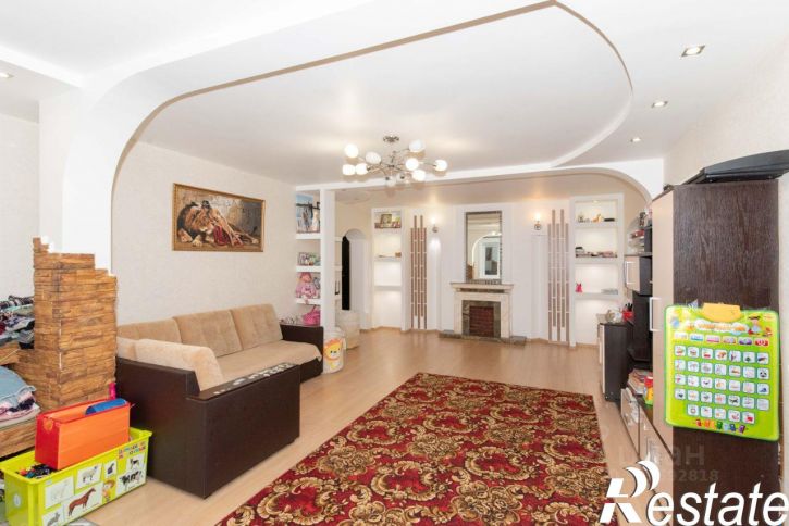 3-комн квартира улица Ульянова, 22Д,  д. 22Д