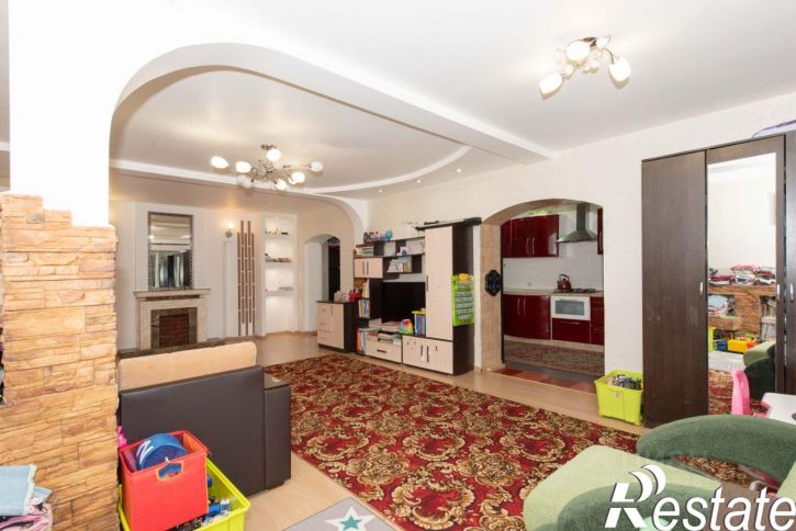 3-комн квартира улица Ульянова, 22Д,  д. 22Д
