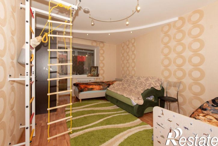 3-комн квартира улица Ульянова, 22Д,  д. 22Д