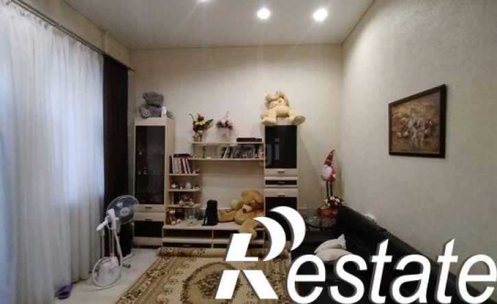 3-комн квартира улица Ульянова, 18,  д. 18
