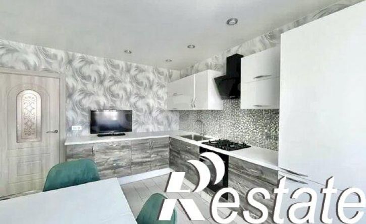 2-комн квартира улица Сураева-Королёва, 3,  д. 3